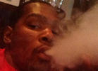 Kevin Durant Smokes Hookah