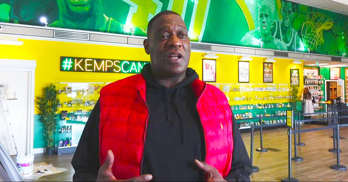 photo of Seattle Pot Shop Owner Shawn Kemp Involved in Tacoma Shooting image