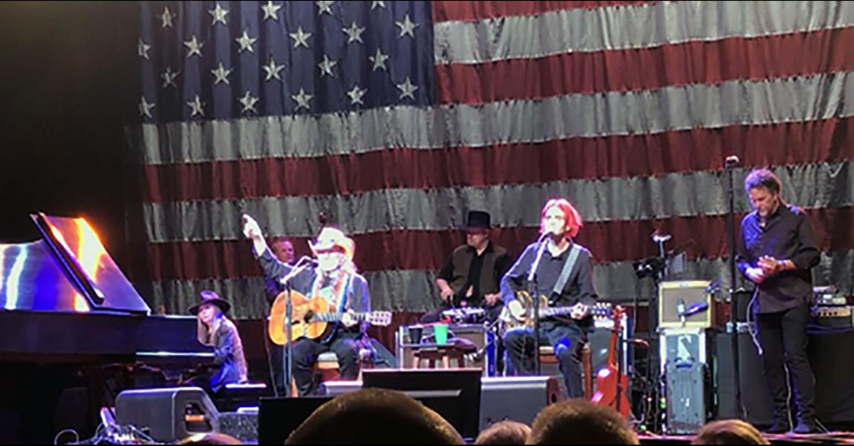 photo of Concert Review: The Return of Willie Nelson image